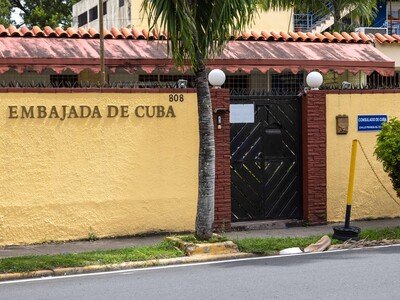 160826-embajada-de-cuba-foto-juan-guio4-24fb458e-focus-0-0-400-300