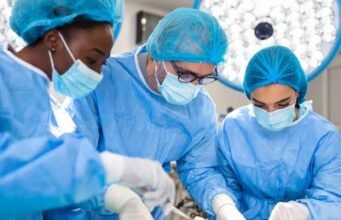 Conoce la cirugía de extracción de tumor con paciente despierto