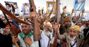 Los hutíes elevan la tensión en el Golfo con nuevos ataques contra Arabia Saudí y las fuerzas yemeníes