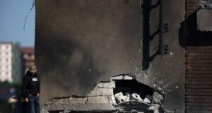 Dos heridos al impactar un dron ruso contra un edificio de viviendas en Rumania