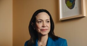 María Corina Machado intenta entrar tres veces en Venezuela mientras Delcy Rodríguez está en la ONU