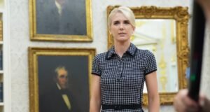Trump regaló más de 38.000 euros en efectivo a Natalie Harp y a dos colaboradoras más