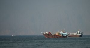 Irán ataca intereses de Washington en Baréin en respuesta al último bombardeo estadounidense