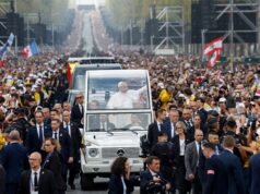 León XIV triunfa en París con una misa multitudinaria ante 800.000 personas