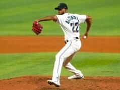 Alcántara regresa a los Marlins y lanza cuatro entradas