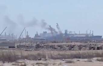 Egipto sufre el primer ataque de la guerra en Oriente Próximo al impactar un dron contra buques gasísticos