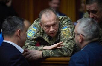 Zelenski releva al jefe del ejército en Ucrania tras seis días de protestas