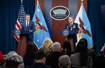 Estados Unidos torpedea un buque de guerra iraní en el Índico