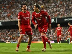 La Real Sociedad se aprovecha de un Valencia demasiado torpe