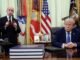 Trump aprueba dos decretos para volver a limitar de forma parcial la ciudadanía por nacimiento pese a la decisión del Supremo