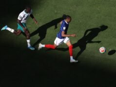 Olise inventa y Mbappé golea para doblegar a Senegal