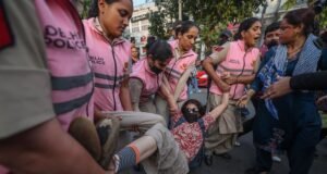 Una protesta del movimiento de las “cucarachas” en India acaba con un millar de detenidos en Nueva Delhi