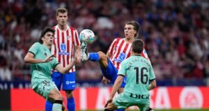 El Atlético gana al Athletic, pero pierde a Barrios