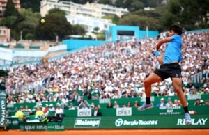 Alcaraz, con menos dudas y 300 victorias hacia las semifinales de Montecarlo