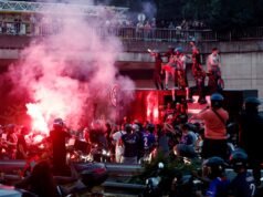 Más de un centenar de detenidos en París en los incidentes producidos tras la victoria del PSG en la Champions