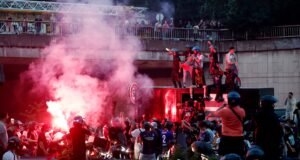 Más de un centenar de detenidos en París en los incidentes producidos tras la victoria del PSG en la Champions