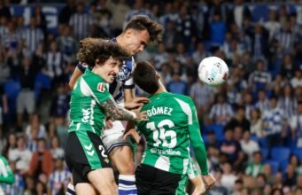 La Real salva un punto ante el Betis tras reaccionar a un 0-2 en Anoeta