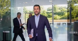 La Junta Electoral del Real Madrid aprueba la candidatura de Enrique Riquelme y el club celebrará elecciones por primera vez en 20 años