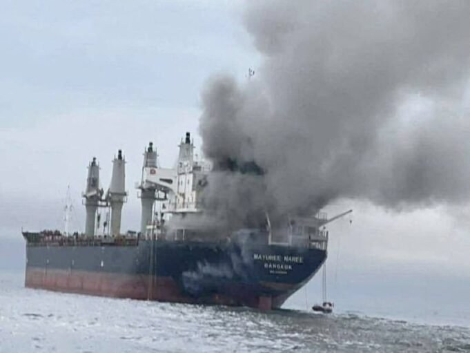 La batalla en el estrecho de Ormuz se recrudece con el ataque a tres buques de carga