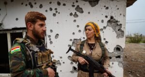 Las milicias kurdas de Irán aguardan el debilitamiento del régimen para intervenir