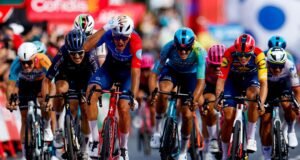 Tronchon se aprovecha del gazapo del Visma y vence la etapa de la Vuelta al ‘sprint’