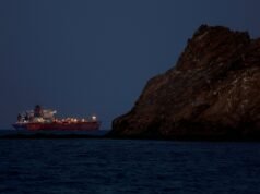 Irán intensifica el bloqueo de Ormuz tras el alto el fuego