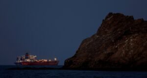 Irán intensifica el bloqueo de Ormuz tras el alto el fuego