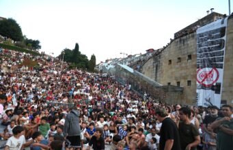Euskadi: La Roja entusiasmó en la calle, no en la política