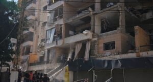 Israel bombardea los suburbios de Beirut pese a que Trump le exigió no hacerlo