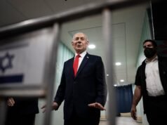 Netanyahu gana las elecciones en Israel, pero su coalición queda lejos de la mayoría