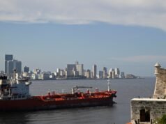 Un buque ruso cargado de combustible navega hacia Cuba pese al bloqueo de Estados Unidos