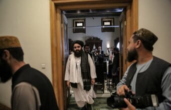 Europa cruza una línea roja al hablar con los talibanes