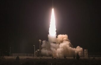 Irán y EE UU buscan retomar el diálogo en medio de amenazas sobre Ormuz