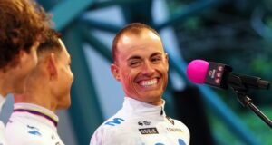 Tras múltiples penurias, Enric Mas quiere volver a ver la vida color de rosa en el Giro de Italia