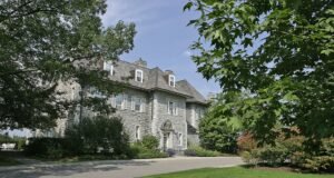 Cirugía para la mansión más famosa de Canadá