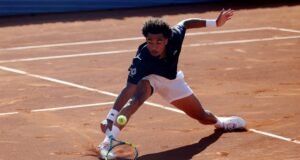 Fils bate a un Rublev irreconocible y conquista el Conde de Godó