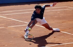 Fils bate a un Rublev irreconocible y conquista el Conde de Godó