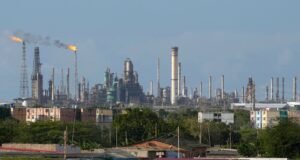 El acuerdo por el que Delcy Rodríguez cede a Trump el 22% de las reservas petroleras de Venezuela desata una avalancha de críticas