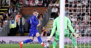 Cole Palmer da un recital en el reencuentro de Xabi Alonso y Arbeloa en la Premier