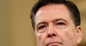 El Departamento de Justicia imputa al exdirector del FBI James Comey por supuestas amenazas de muerte contra Trump