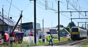 Cuatro muertos en Bélgica por la colisión de un tren con un autobús escolar