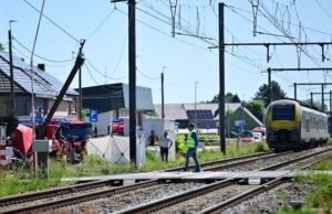 Cuatro muertos en Bélgica por la colisión de un tren con un autobús escolar