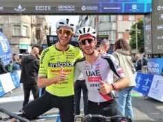 Etapa y ‘maillot’ amarillo para Adam Yates, que, responsable, cumple con su deber en O Gran Camiño
