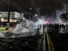 La violencia por las protestas contra la política migratoria de Trump estalla en Nueva Jersey: “Fuera los fascistas del ICE”