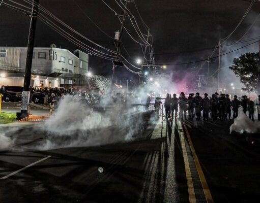 La violencia por las protestas contra la política migratoria de Trump estalla en Nueva Jersey: “Fuera los fascistas del ICE”