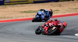 Marc Márquez responde al reto de Marco Bezzecchi ganando la ‘sprint’ del GP de Aragón