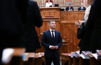 El conservador Péter Magyar es el nuevo primer ministro de Hungría: “Los ciudadanos no quieren un cambio de Gobierno sino de sistema”