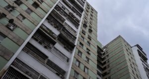 La vida se reconstruye a pedazos en los edificios verdes de la colonia caraqueña El Paraíso