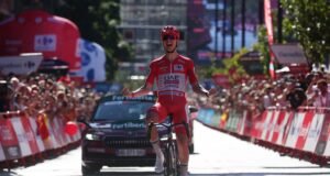 Pogacar vuelve a vestirse de superhéroe en la Vuelta a España