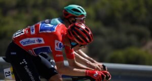 Triunfo de Omrzel en el muro de Calar Alto y golpe del líder Enric Mas en la Vuelta